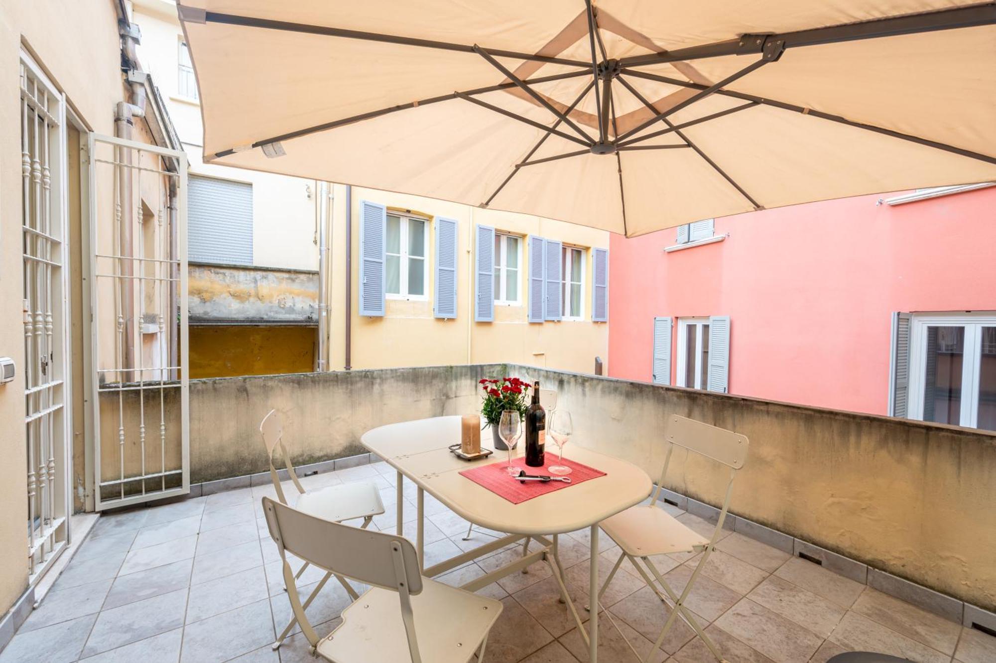 Teatro Regio Exclusive Apartment Парма Екстериор снимка